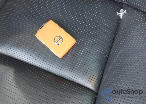 2021 Volvo Xc60 T5 Inscription z USA, uszkodzony, nr VIN YV4102DL4M1860713